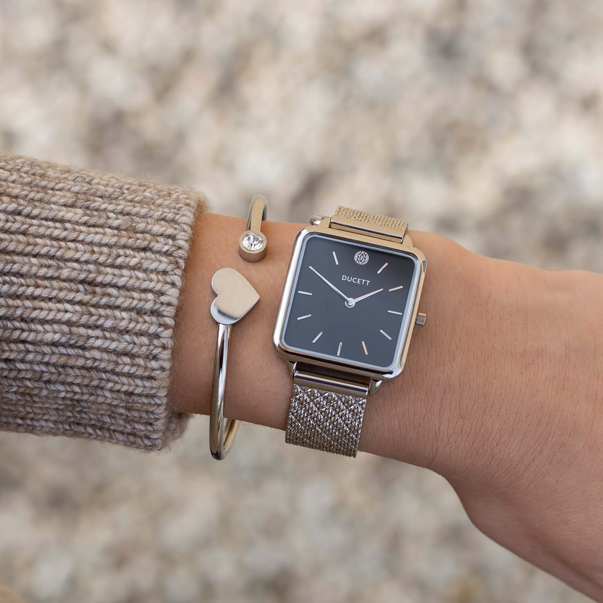 Square black - No discoloration