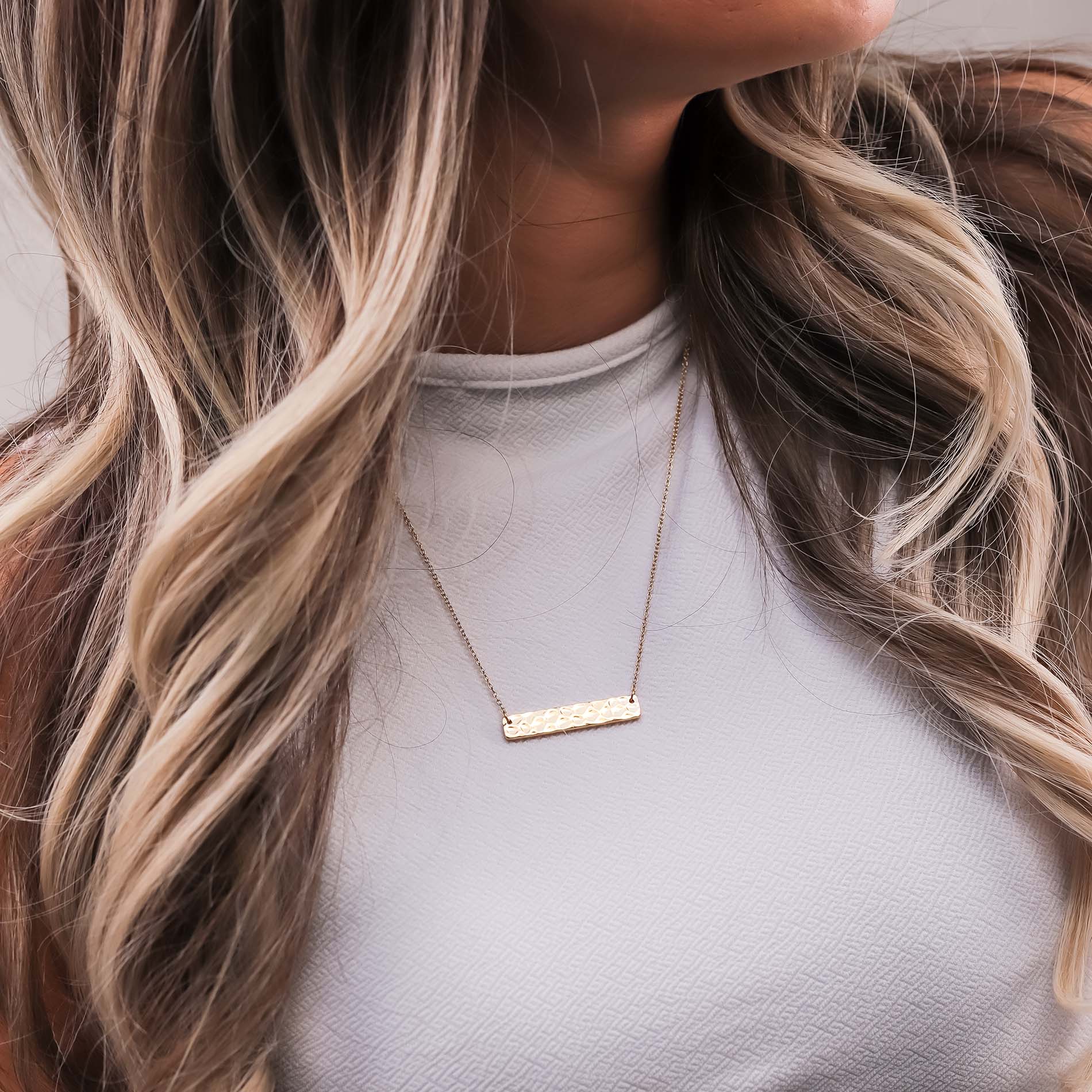 Hammered bar - No discoloration