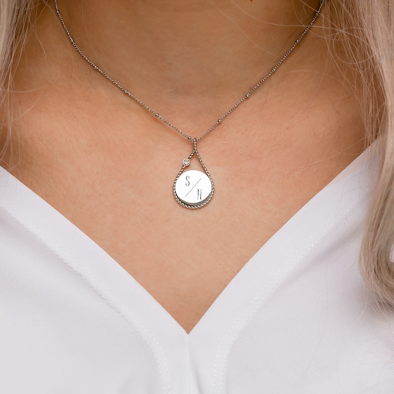 Initial coin - No discoloration