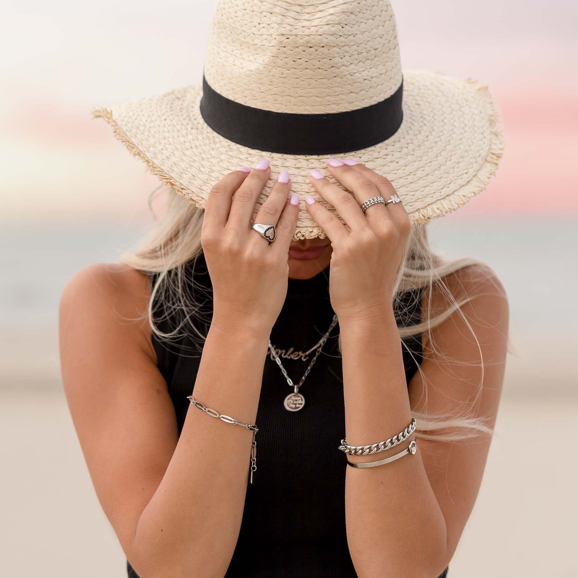 Chain link - No discoloration